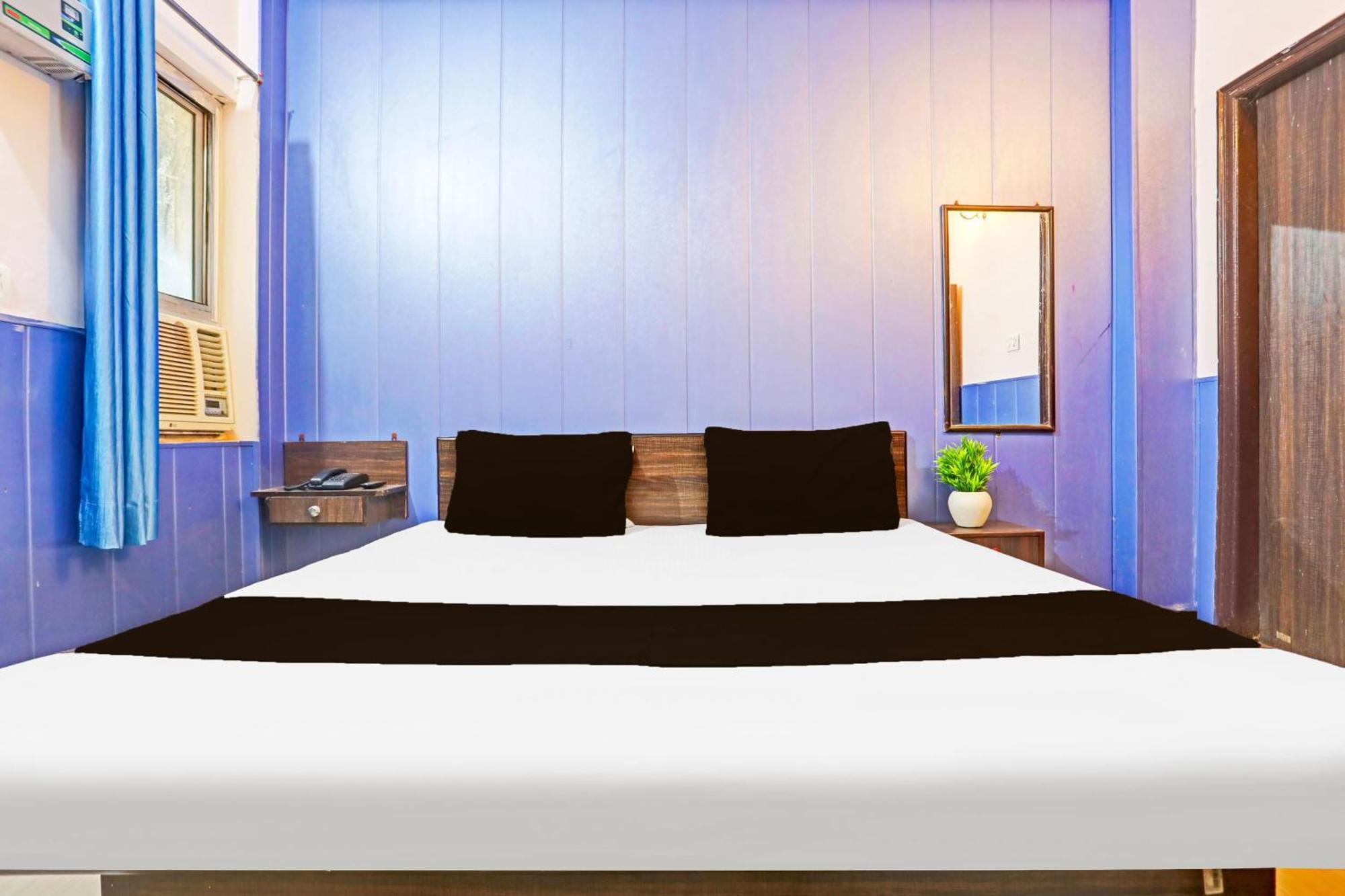 Hotel O Arvi Guest House Varanasi Bagian luar foto