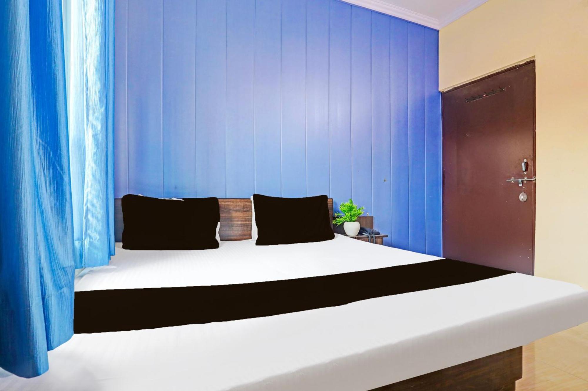 Hotel O Arvi Guest House Varanasi Bagian luar foto