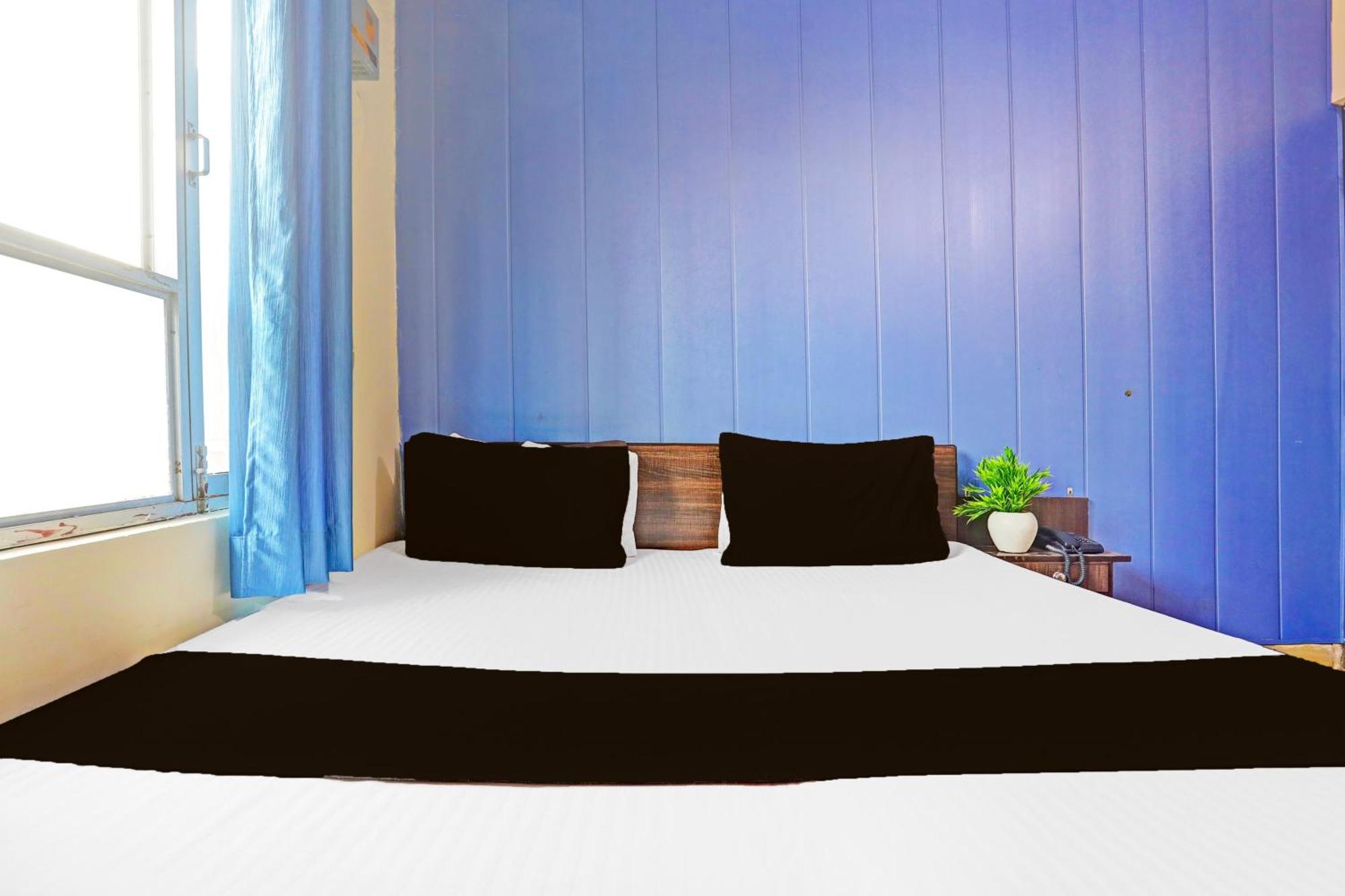 Hotel O Arvi Guest House Varanasi Bagian luar foto