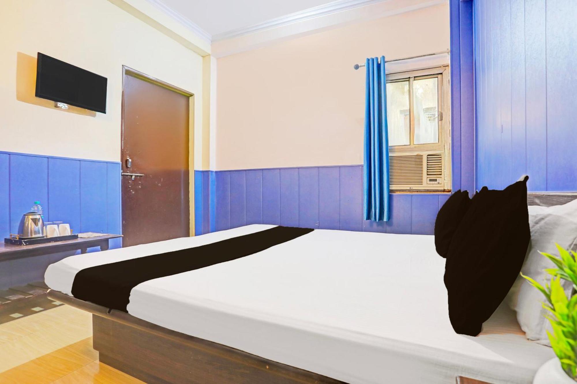 Hotel O Arvi Guest House Varanasi Bagian luar foto