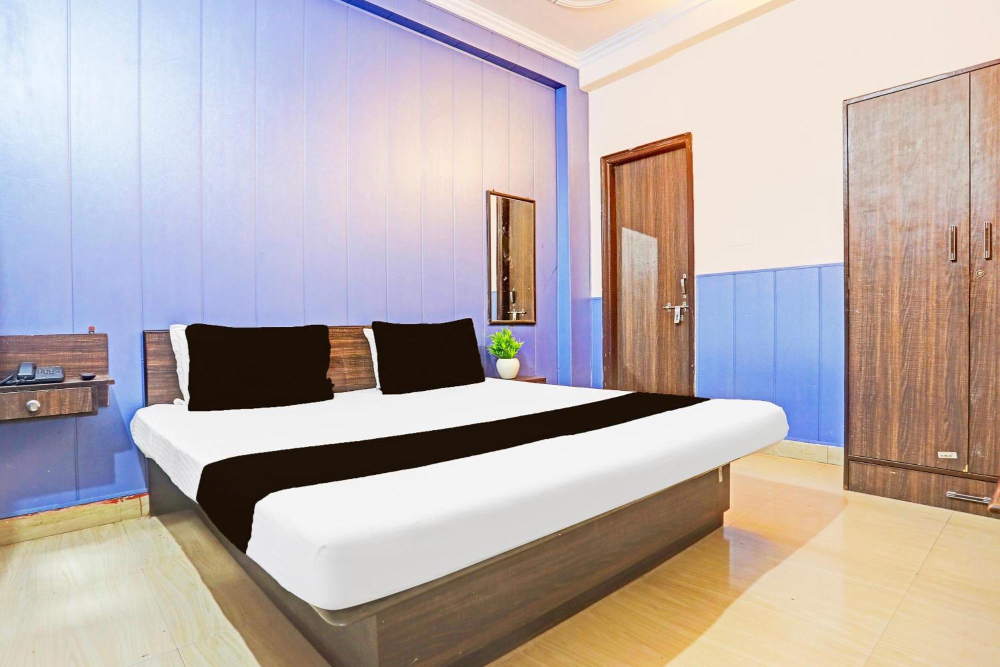 Hotel O Arvi Guest House Varanasi Bagian luar foto