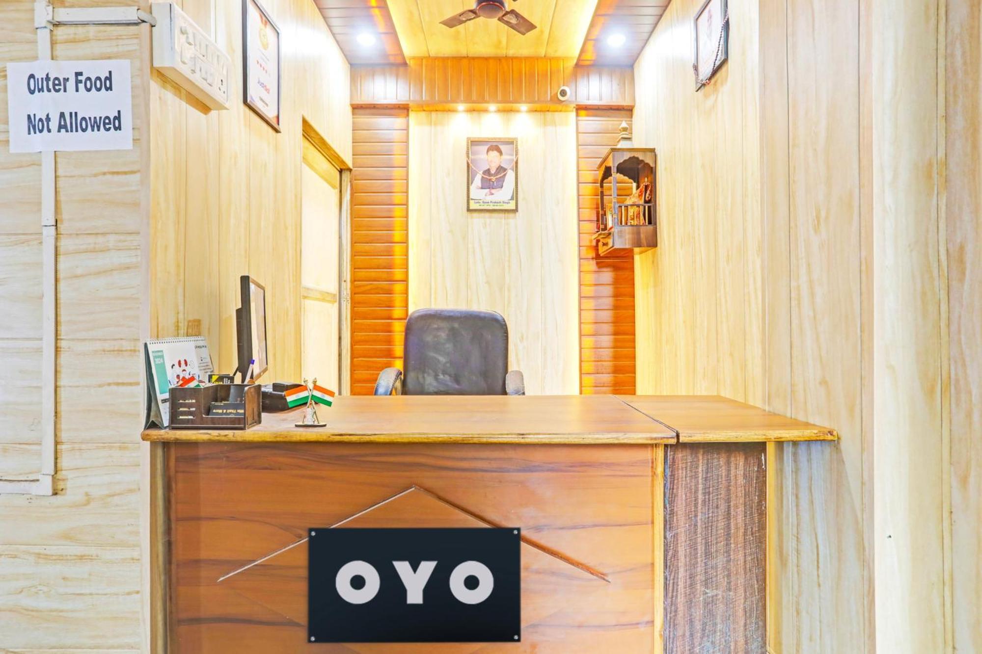 Hotel O Arvi Guest House Varanasi Bagian luar foto